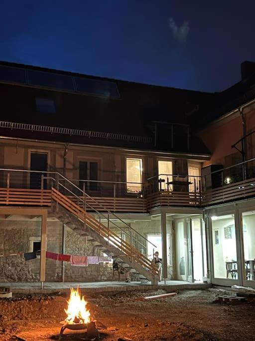 Wohnen Im Dreiseitenhof Mit Galerieschlafzimmer Neudietendorf Экстерьер фото